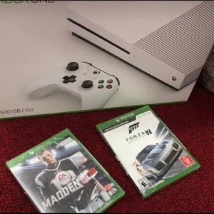 Xbox 1 500 GB with 2 games